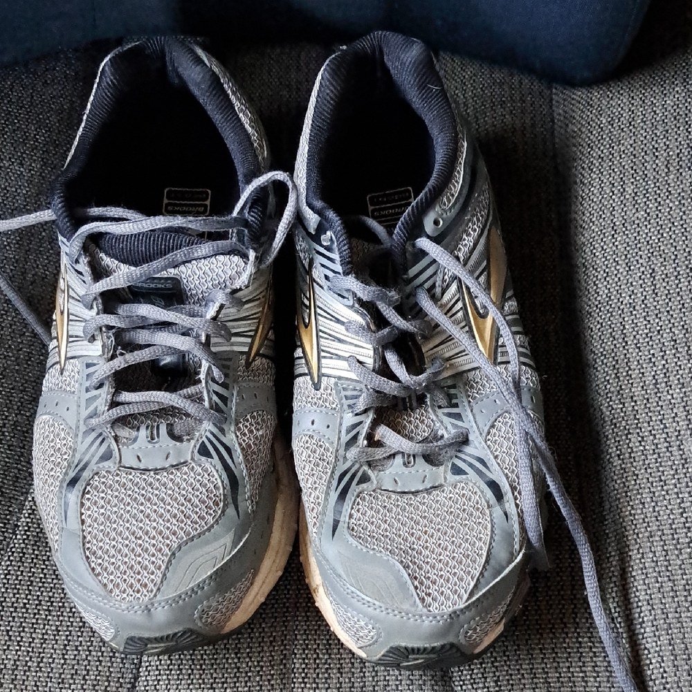 Brooks Sneakers